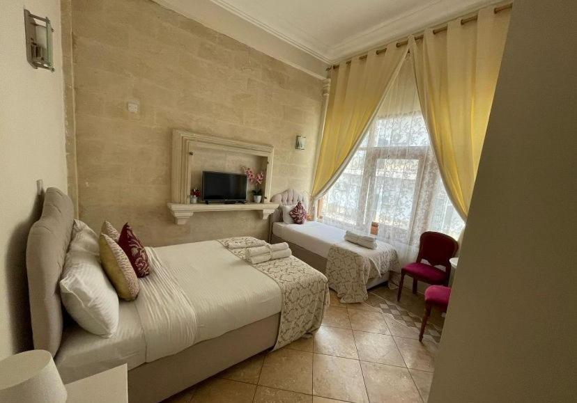Lord'S Residence Boutique Hotel 凯里尼亚 外观 照片