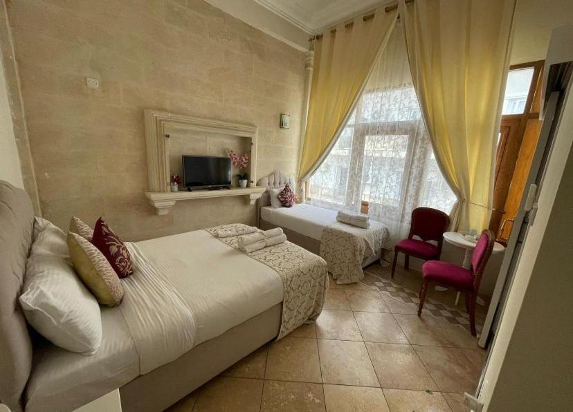 Lord'S Residence Boutique Hotel 凯里尼亚 外观 照片