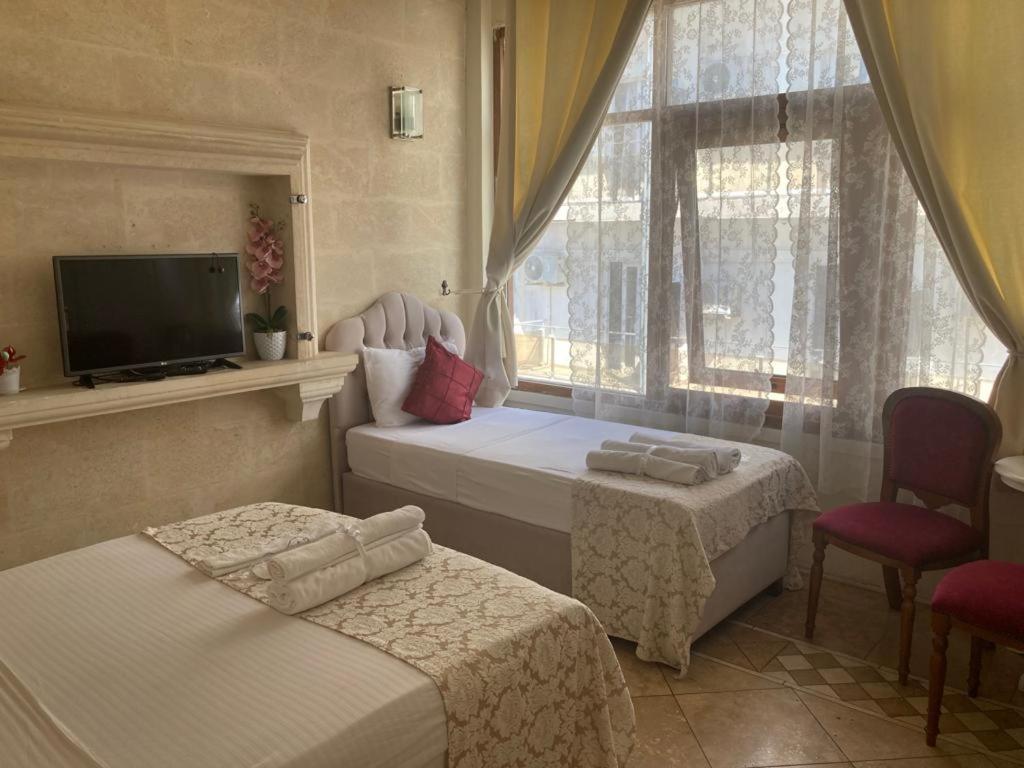 Lord'S Residence Boutique Hotel 凯里尼亚 外观 照片