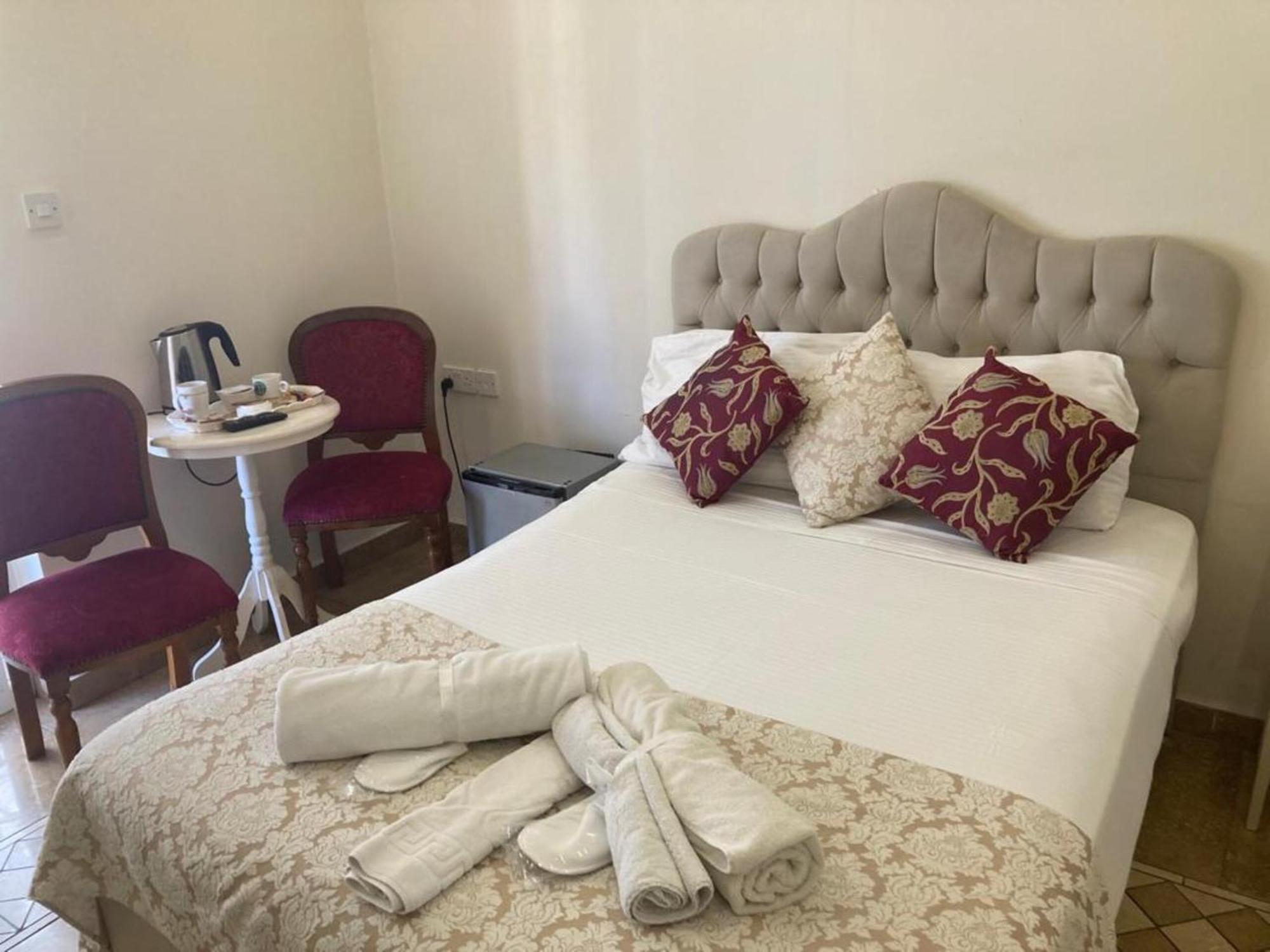 Lord'S Residence Boutique Hotel 凯里尼亚 外观 照片