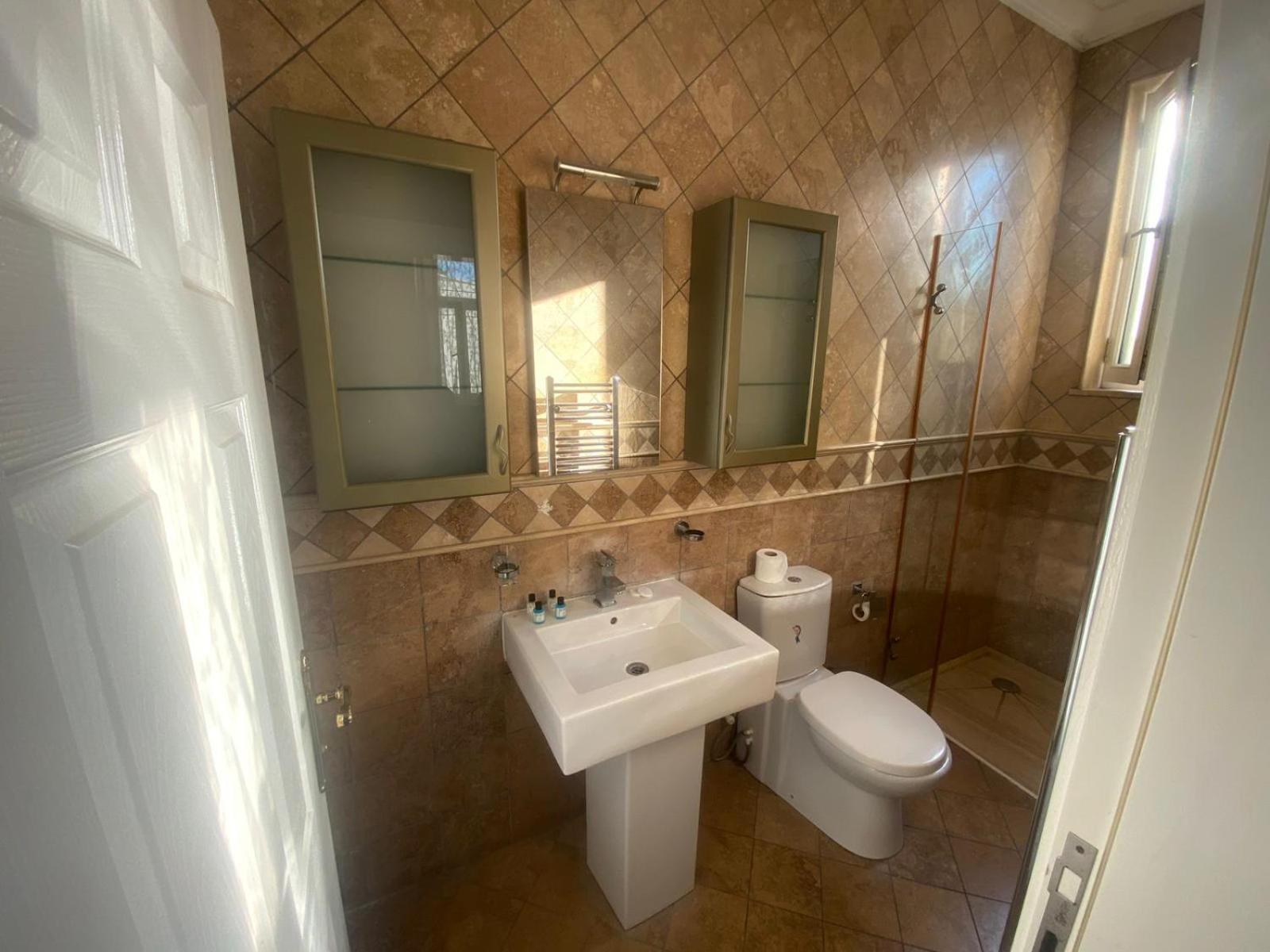 Lord'S Residence Boutique Hotel 凯里尼亚 外观 照片