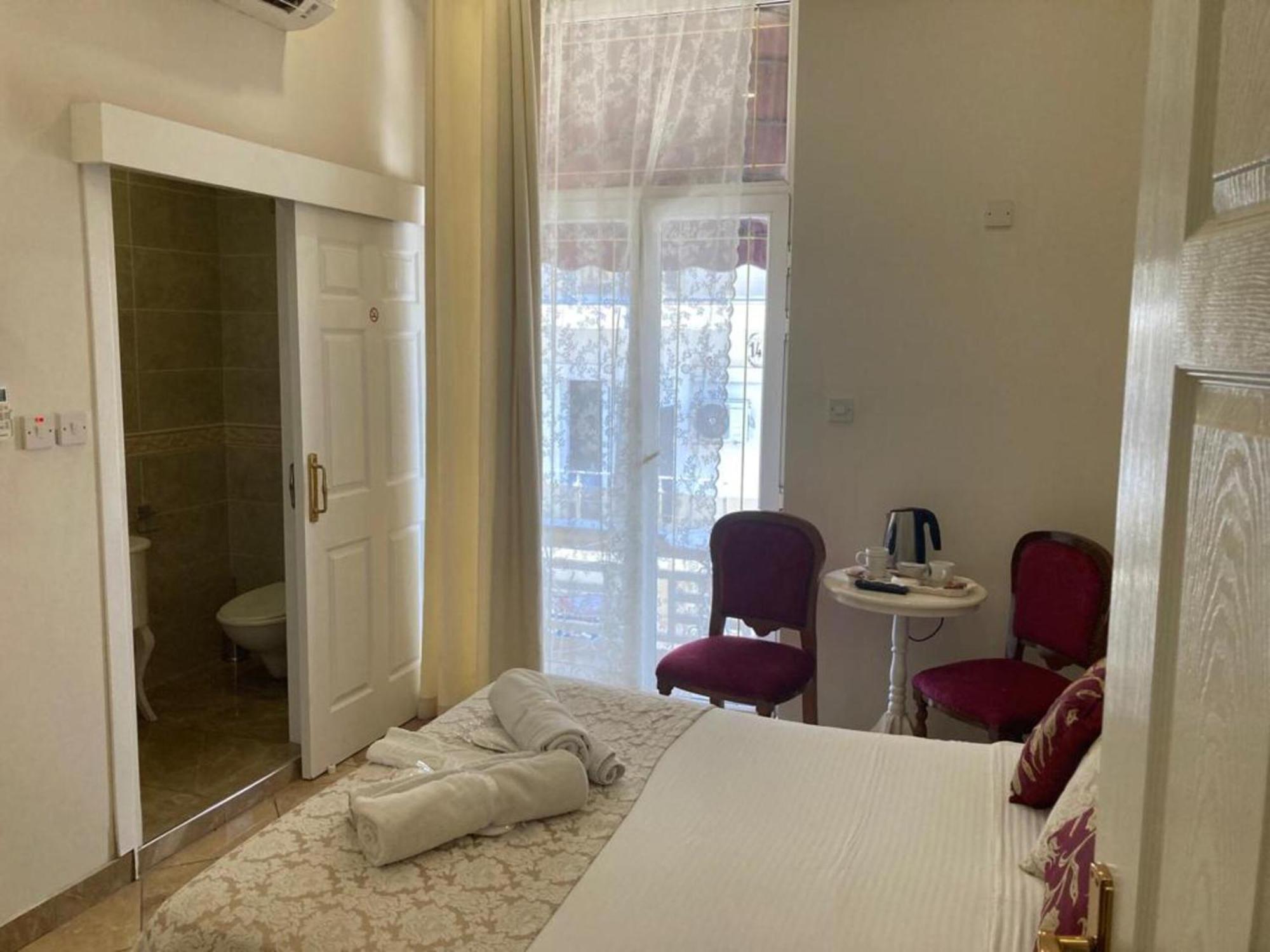 Lord'S Residence Boutique Hotel 凯里尼亚 外观 照片