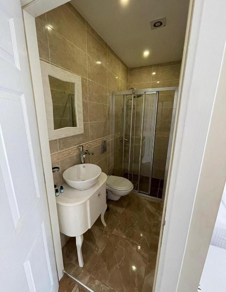 Lord'S Residence Boutique Hotel 凯里尼亚 外观 照片