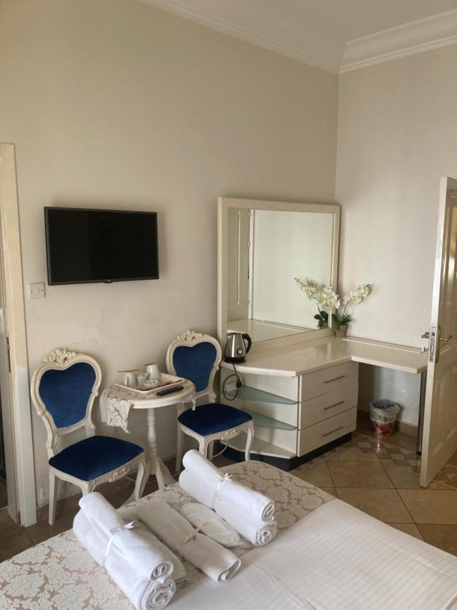 Lord'S Residence Boutique Hotel 凯里尼亚 外观 照片