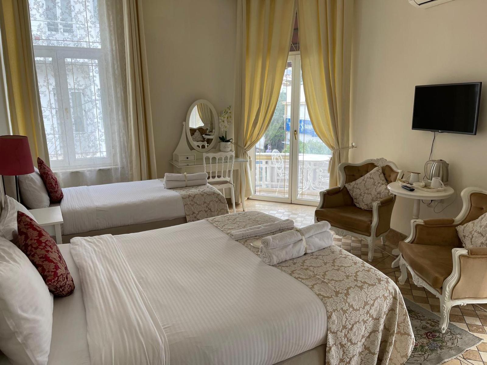 Lord'S Residence Boutique Hotel 凯里尼亚 外观 照片